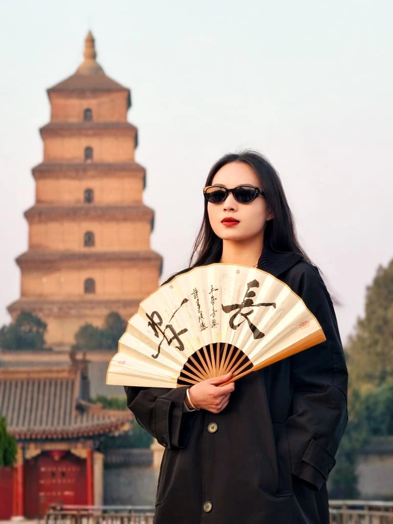 Tang dynasty Hanfu — high-waisted ruqun in saffron silk