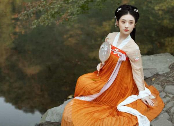 Putting China's Traditional Hanfu on the World Stage