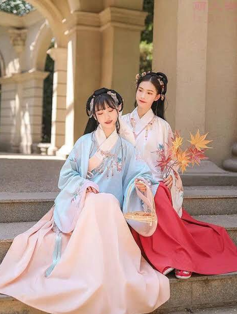 Why are the Chinese consider Ao Dai, Hanbok, and Kimono copied from the Chinese national clothes