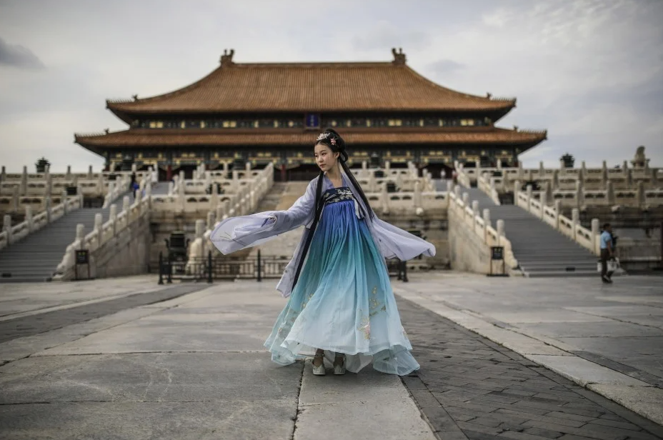 Hanfu gains popularity in China 