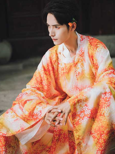 How do you put on a male hanfu