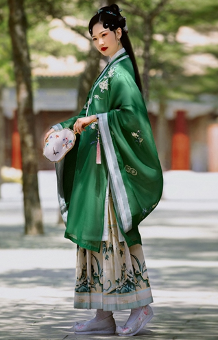 Putting China's Traditional Hanfu on the World Stage