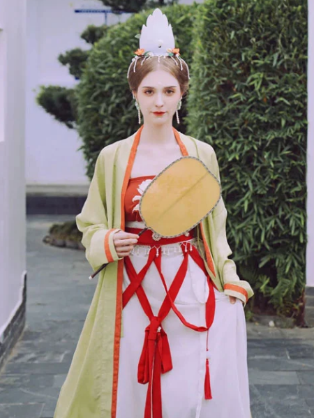 Can Foreigners Wear Hanfu 3 Non-Chinese Ladies' Experience Tells You the Answer