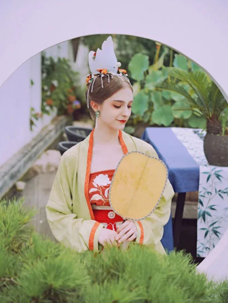 Can Foreigners Wear Hanfu