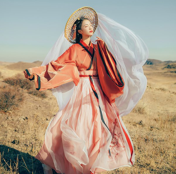 Why is a Hanfu dress mistaken for a fairy dress