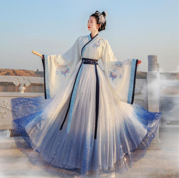 Is Hanfu a traditional Chinese costume