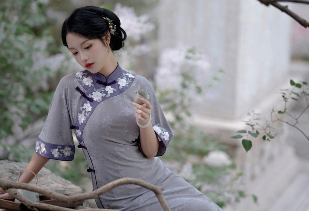 When did cheongsam begin