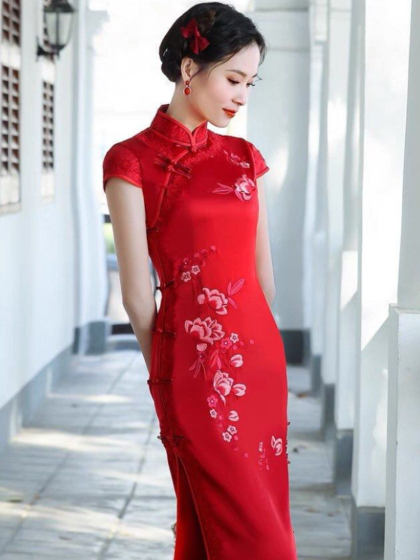 Can I wear a Chinese dress to a wedding