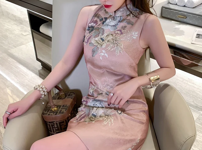What Color Qipao is Best