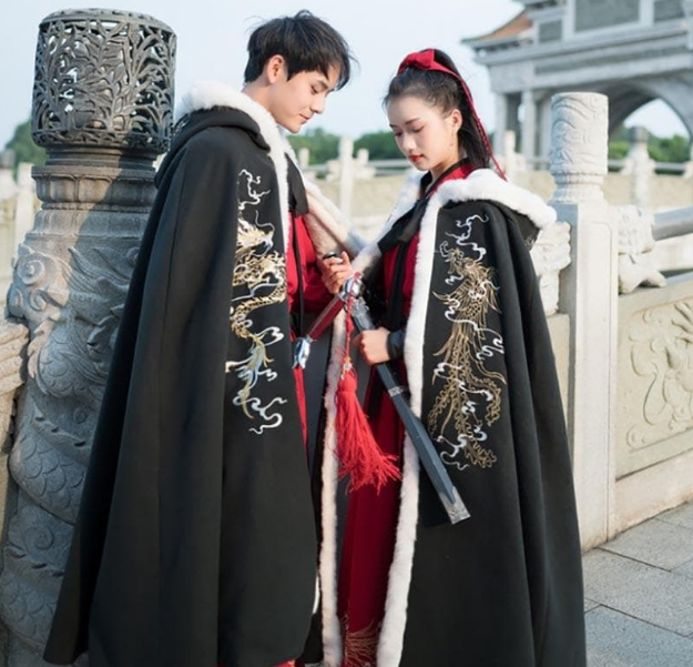 The origin of the cloak in ancient China