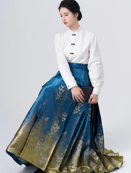 What is a Chinese horse face skirt