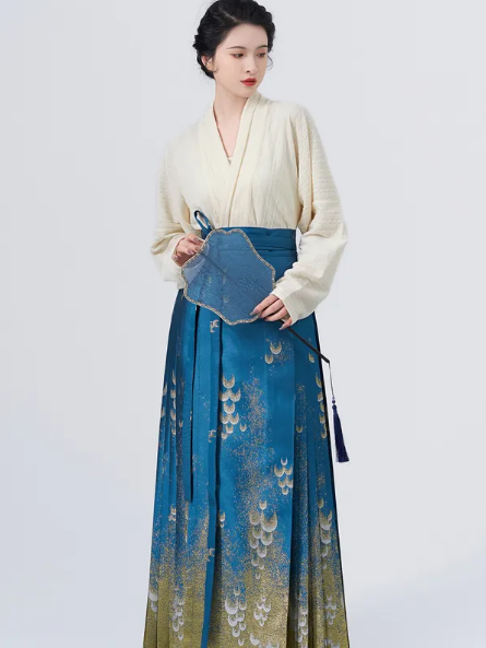 What are the characteristics of the horse-faced skirts