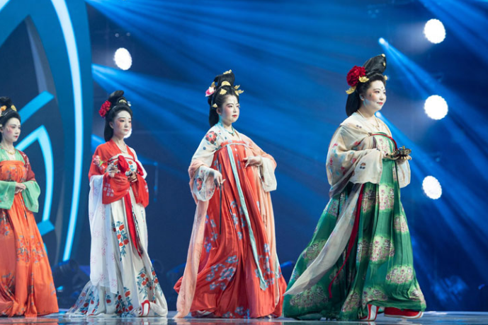 Is Hanfu clothing a rising industry in China