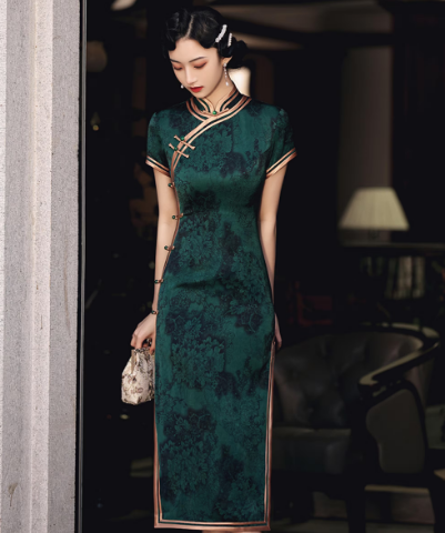 Which country does cheongsam come from