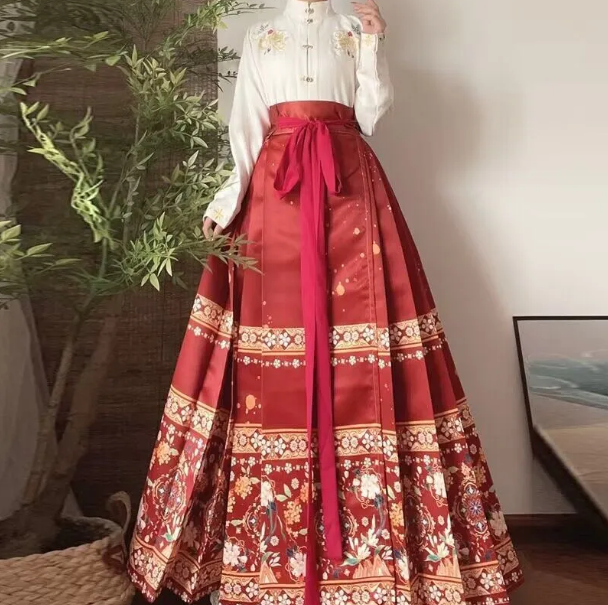 Which dynasty is the horse-faced skirt from