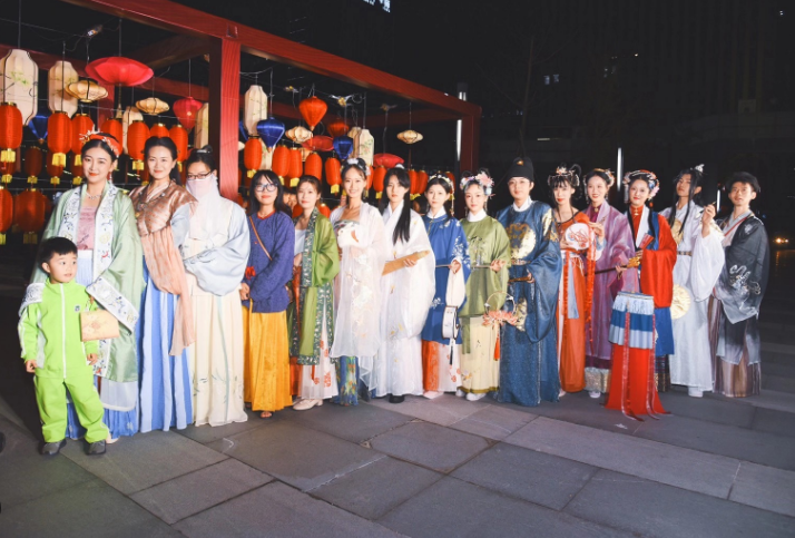 What is the development of Hanfu