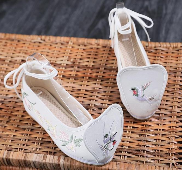 What are the most popular Hanfu shoes in China