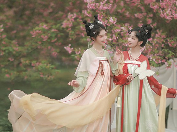 How do you choose the right Hanfu for different seasons