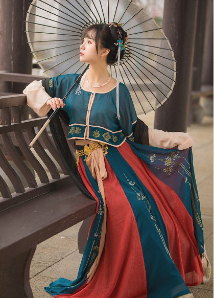 Were there any forbidden colors or designs in ancient Hanfu