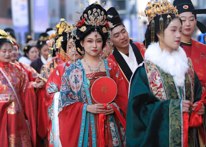 What role does Hanfu play in Chinese festivals