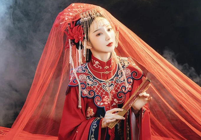 What are the unique embroidery styles in Hanfu