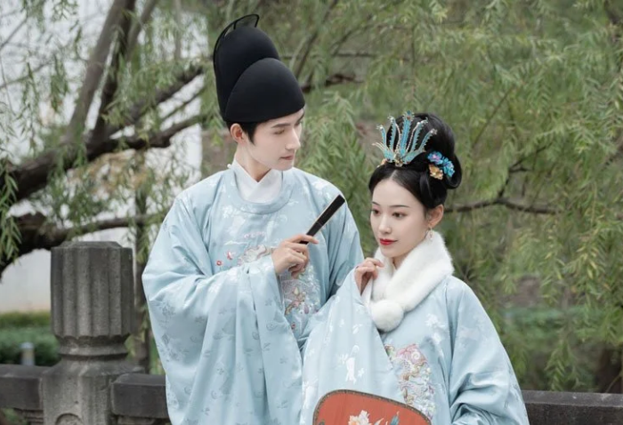 What were the common headwear styles in ancient Hanfu