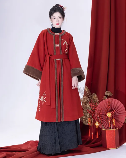 What makes hanfu jackets unique in design